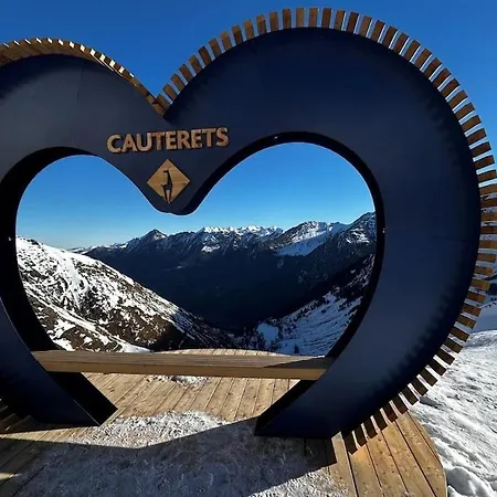 4 A 6 Personnes Hyper Centre Au Calme Dans Impasse Avec Parking Апартаменты *